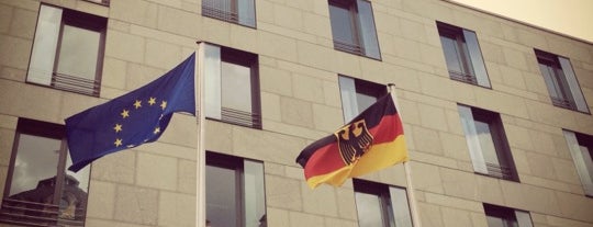 Посольство Республіки Німеччина is one of Lieux sauvegardés par Yaron.