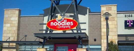 Noodles & Company is one of Tempat yang Disukai Michael.