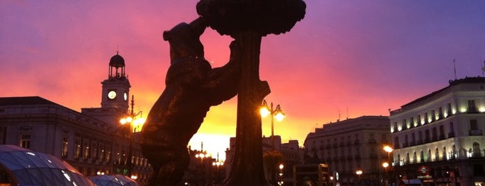 Statue of the Bear and the Strawberry Tree is one of 100 lugares que ver en Madrid.