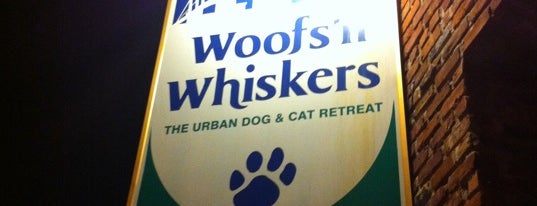 Woofs 'n Whiskers is one of สถานที่ที่ Hipolito ถูกใจ.