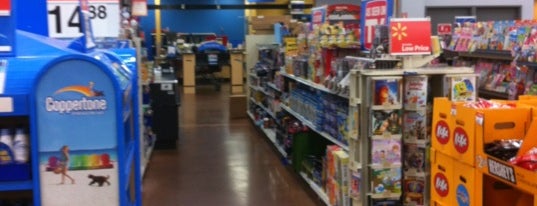 Walmart Supercenter is one of Posti che sono piaciuti a Amanda🌹.