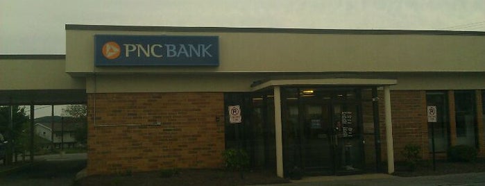 PNC Bank is one of Tempat yang Disukai Chris.