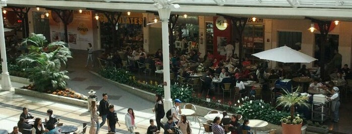 Shopping Estação is one of Top Malls.