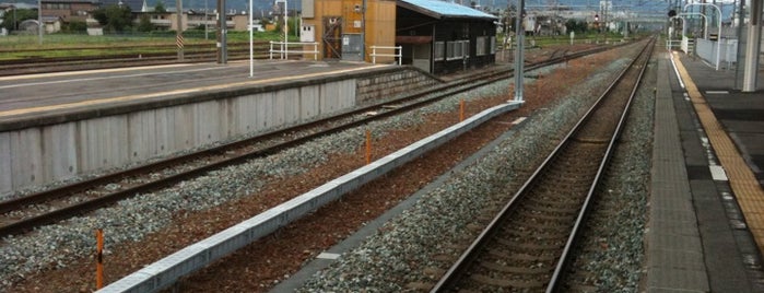 Shinonoi Station is one of 信越本線.