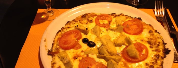 Pizza Fiorentina is one of Tempat yang Disukai Vova.