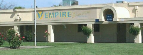 Empire Elem school is one of Orte, die Galen gefallen.