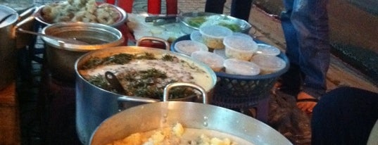 Che So 50 Ly Chinh Thang is one of saigon food.