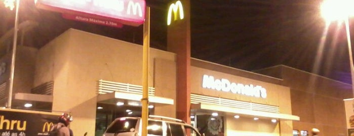 McDonald's is one of LUGARES.