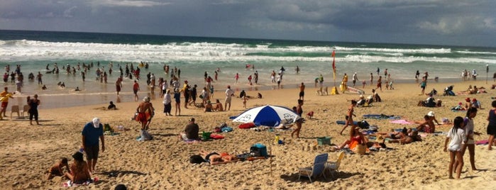 Main Beach is one of Tempat yang Disukai Greg.