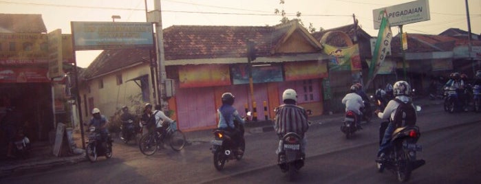 Pasar Telo (Cassava Market) is one of Karangkajen.