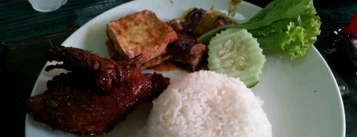 Ayam Bakar Wong Solo is one of Local Malaysian food eateries.