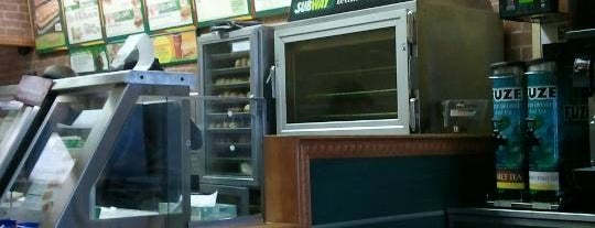 SUBWAY is one of Ares 님이 좋아한 장소.