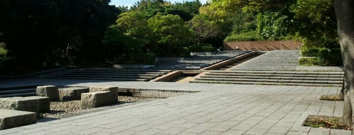 Minatogaoka Futo Park is one of 東京都立の公園・庭園.