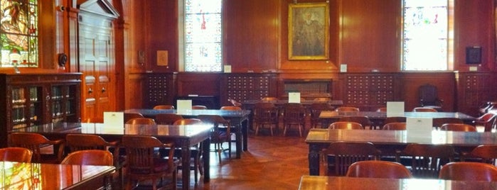 Armstrong Browning Library is one of Baylor University Tour.