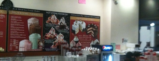 Cold Stone Creamery is one of Favoritos em New York.