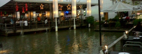 Waterside Resort Restaurant is one of Top 10 Asian Resturant in Bangkok, Thailand.