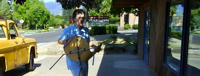 Hospice Unique Boutique is one of Ashland Gateway District.