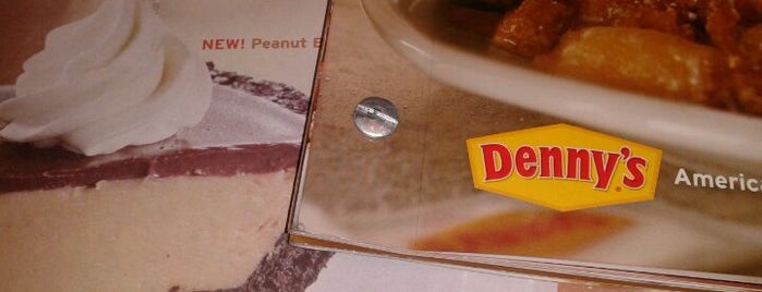 Denny's is one of Tempat yang Disimpan Déia.