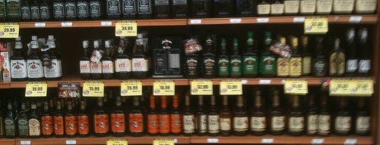 NH Liquor Store 33 is one of Posti che sono piaciuti a Brian.