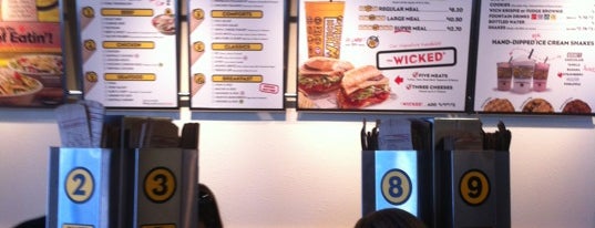 Which Wich? Superior Sandwiches is one of Tempat yang Disukai Evie.