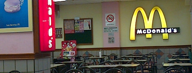 McDonald's is one of Makan @ Melaka/N9/Johor #4.