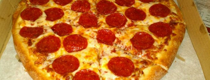 La Pizzeria is one of Posti che sono piaciuti a KENDRICK.