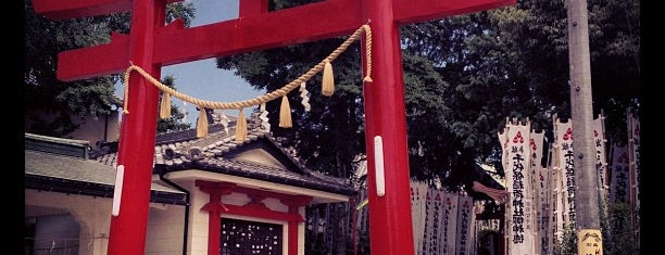 千代保稲荷神社 is one of Tempat yang Disukai Masahiro.