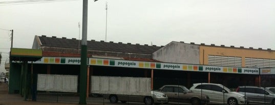 Papagaio Supermercado is one of Pimenta's.