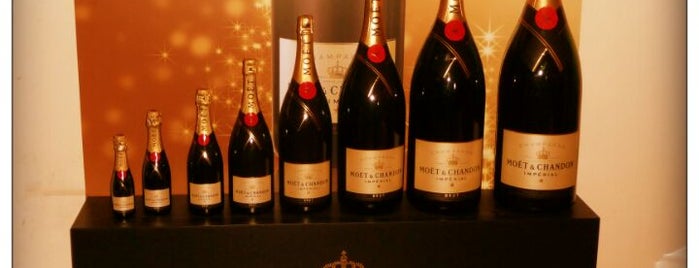 Champagne Moët & Chandon is one of Paris ♥︎.