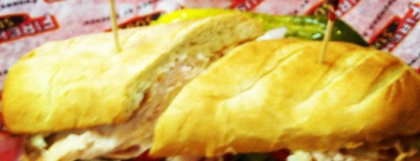 Firehouse Subs is one of Lugares favoritos de Alex.