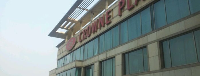 Crowne Plaza is one of Ralphさんのお気に入りスポット.