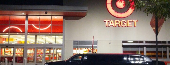 Target is one of Lugares favoritos de Stacy.
