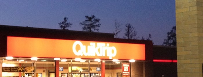 QuikTrip is one of Orte, die Brandi gefallen.