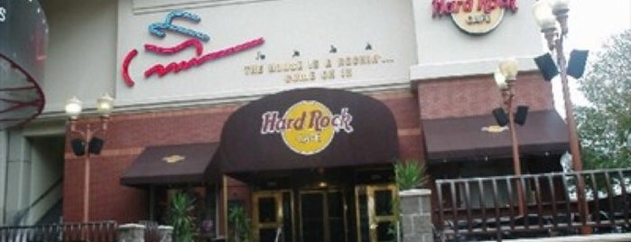 Hard Rock Cafe Houston is one of สถานที่ที่ Aron ถูกใจ.
