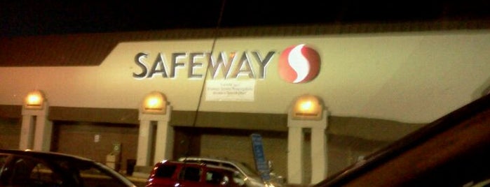 Safeway is one of Lugares favoritos de Joseph.