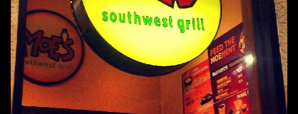 Moe's Southwest Grill is one of สถานที่ที่ Vishal ถูกใจ.