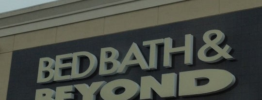 Bed Bath & Beyond is one of Tempat yang Disukai Chelsea.