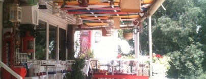 Taraça Cafe & Restaurant is one of Happiness.