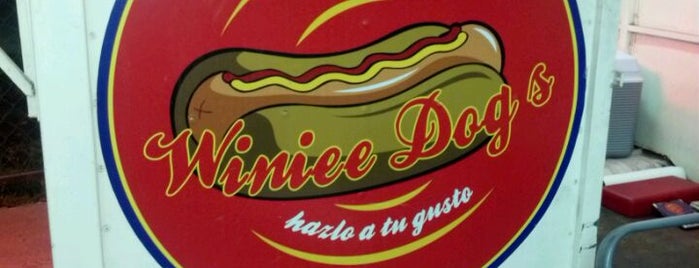 Winiee Dog's is one of Tempat yang Disukai Ofe.