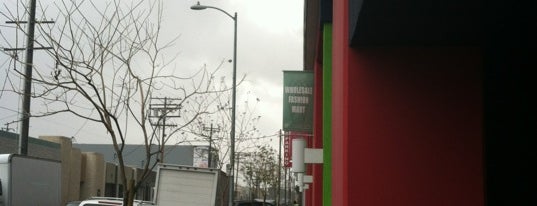 LA Face Mart is one of สถานที่ที่ Phillip ถูกใจ.
