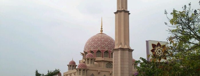 Putra Mosque is one of Baitullah : Masjid & Surau.