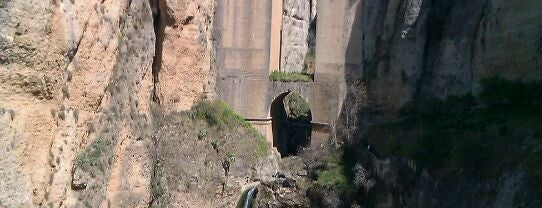 Puente Nuevo de Ronda is one of 101 cosas que ver en Andalucía antes de morir.