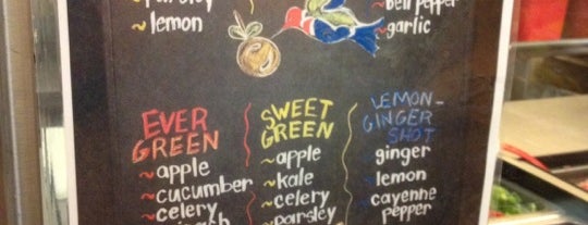 Robeks Fresh Juices & Smoothies is one of Posti che sono piaciuti a Edzel.