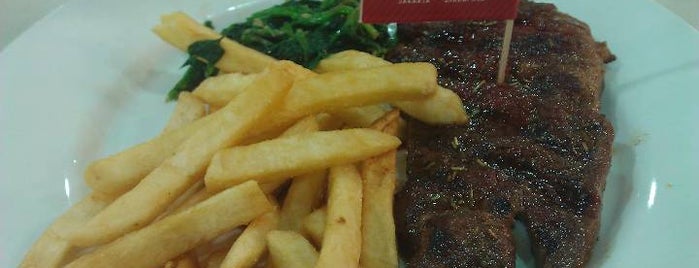 Steak Hotel by Holycow is one of Tempat yang Disukai Arie.