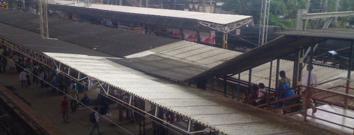 Vasai Road Railway Station is one of Mumbai Suburban Western Railway.