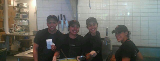 Chipotle Mexican Grill is one of Tempat yang Disukai Stephanie.