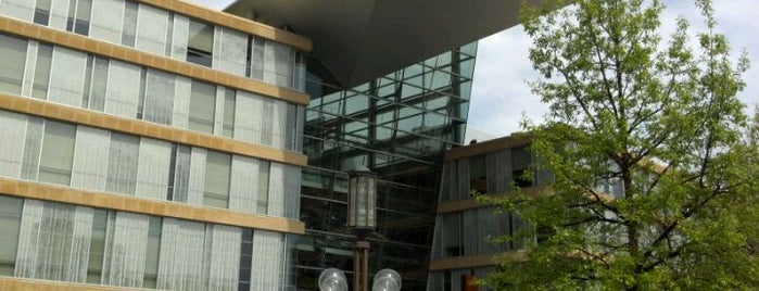 Minneapolis Central Library is one of Coffeeshops/Workspaces.