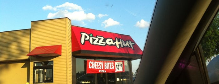 Pizza Hut is one of Lugares favoritos de Rodney.