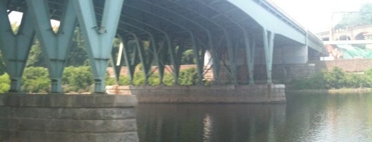 Girard Avenue Bridge is one of Tempat yang Disukai Alana.