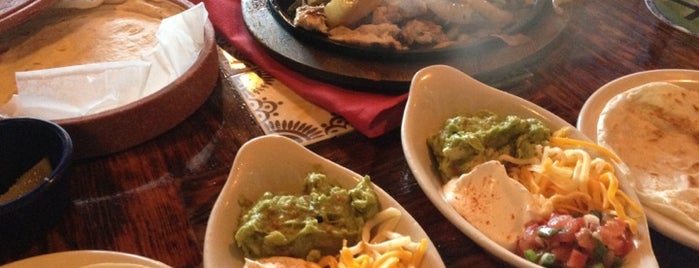 Mariano's Mexican Cuisine is one of Lugares favoritos de Rob.
